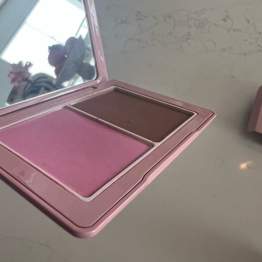 3 Westman Atelier Blush and bronzer - Picture 5 of 9